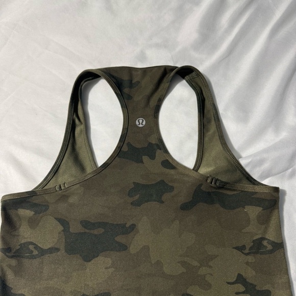Lululemon Cool Racerback in Fatigue Green Size 4 (best guess, no tag or dot) - Picture 4 of 8